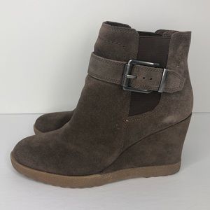 Vince Camuto | Landri wedge ankle bootie size 7